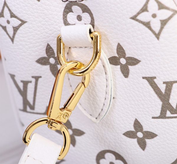 ルイヴィトンバッグ素材ディテール